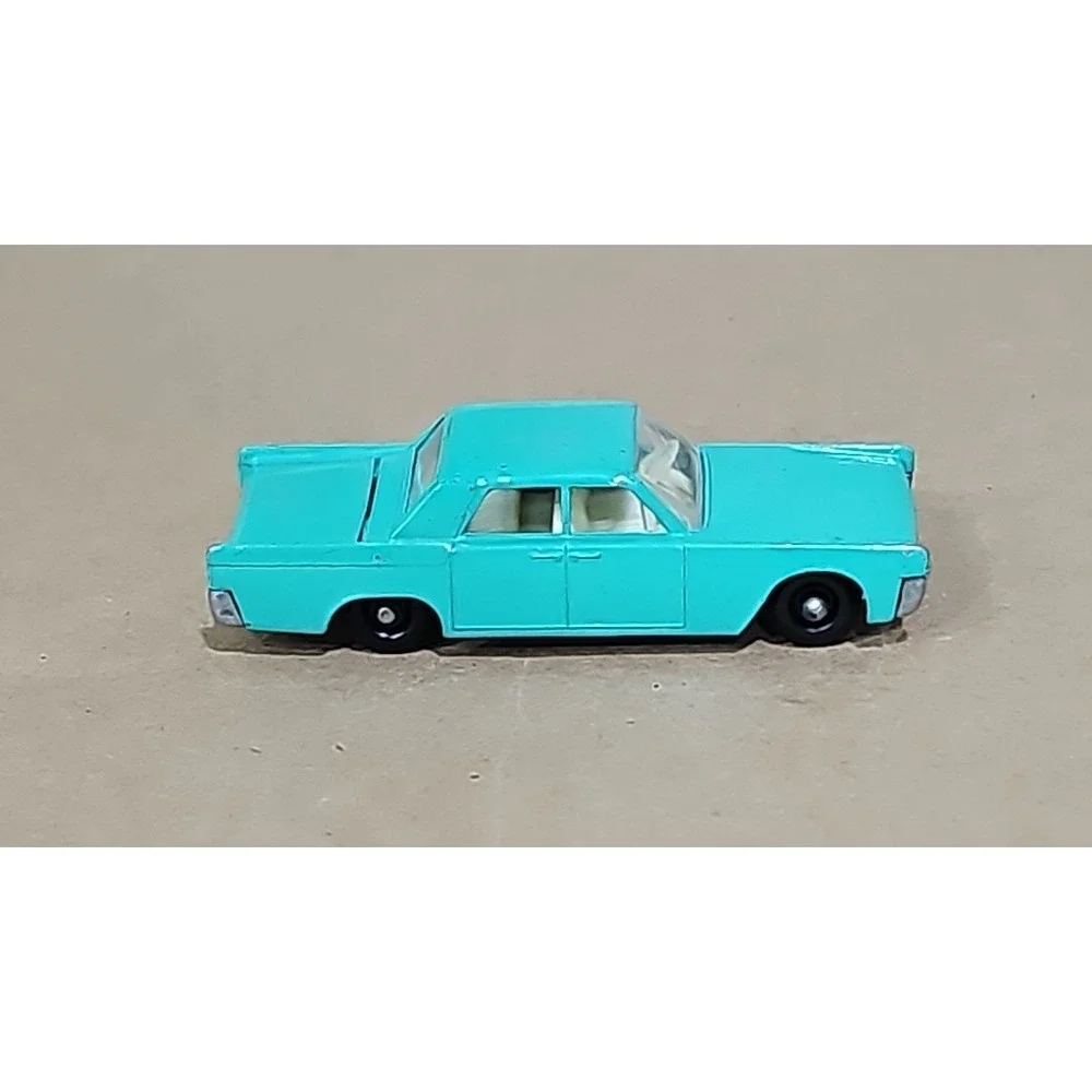 Vintage Matchbox Lincoln Continental No. 31